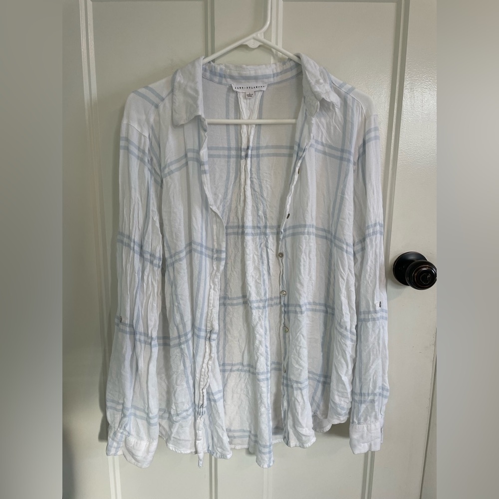 Jane + Delancey lightweight button down top